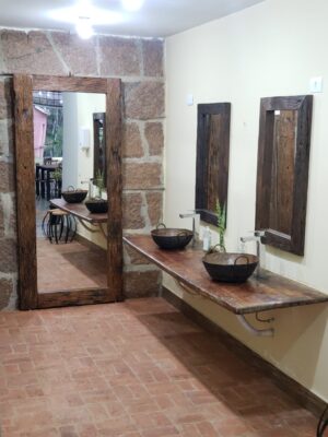 Espelho em Madeira Maciça de Demolição 005