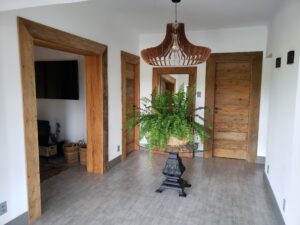 Porta em Madeira Maciça de Demolição 003