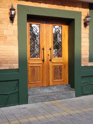 Porta em Madeira Maciça de Demolição 009