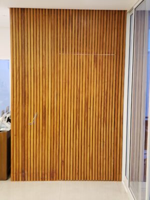 Porta em Madeira Maciça de Demolição 017