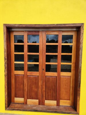 Porta em Madeira Maciça de Demolição 018