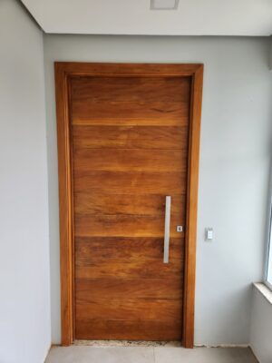 Porta em Madeira Maciça de Demolição 019